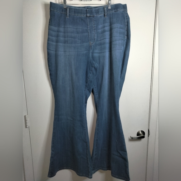 Judy Blue (Size 22W) Blue Medium Wash Super Flare Pull-on Denim Stretch Jeans - Picture 4 of 8
